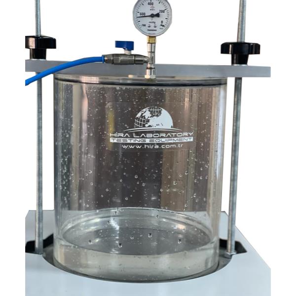 Detalle del picnómetro de vacío transparente con manómetro