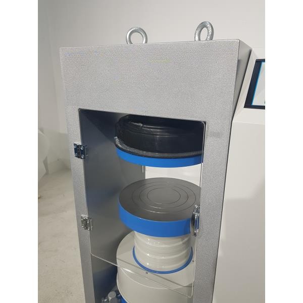 Cámara de compresión con platos y distance pieces