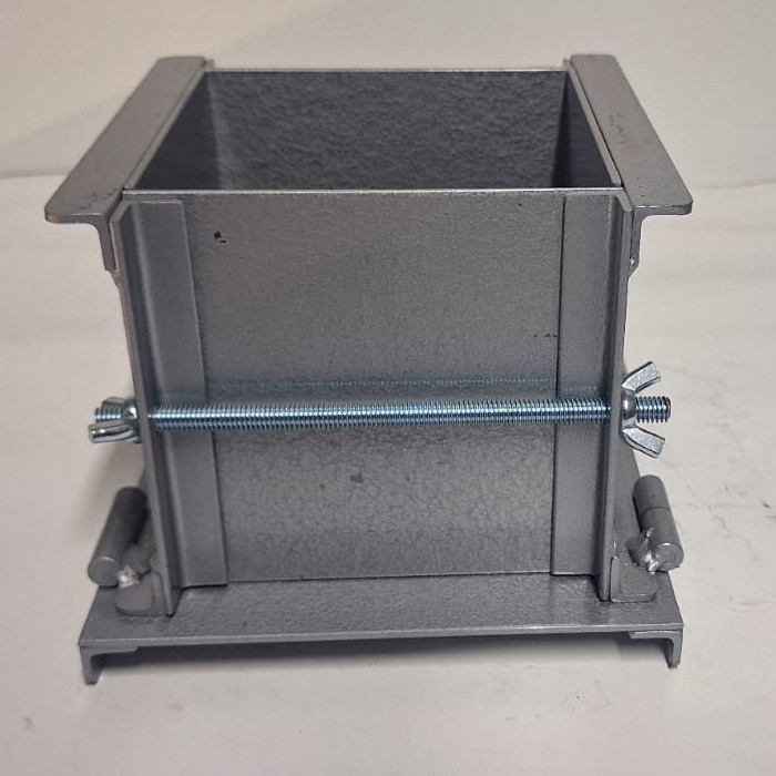 Molde Metálico para Cubos de Concreto de 100 × 100 × 100 mm