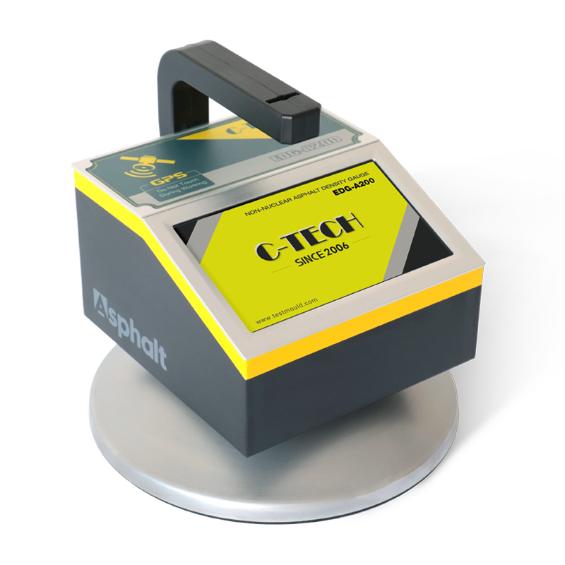 Vista superior del densimetro no nuclear sobre pavimento asfaltico