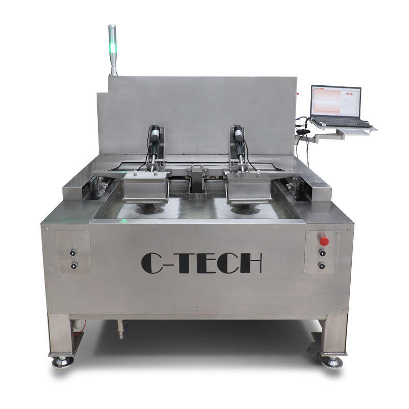 Ruedas de acero del equipo de Hamburgo sobre losa asfaltica sumergida