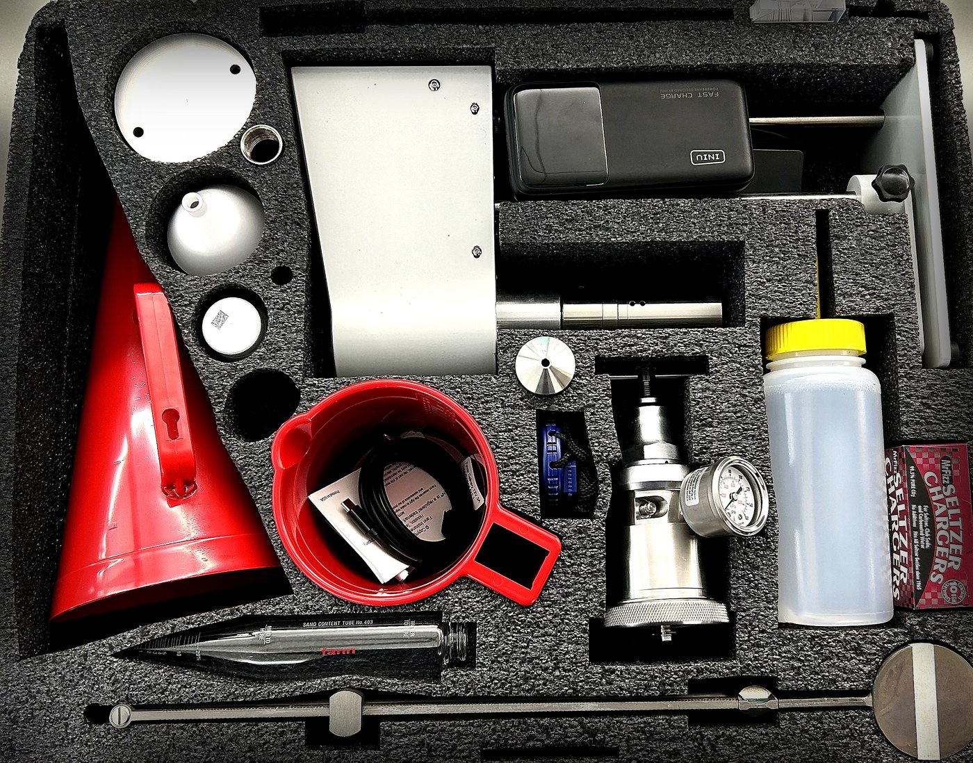 Kit de Pruebas de Campo para Lodos de Perforación y Slurries Bentoníticos